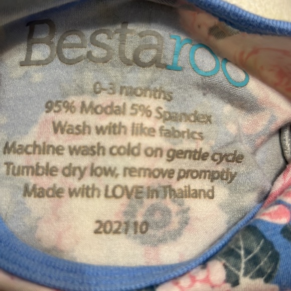 Bestsroo,0-3 month softest gown. Beautiful pinks, blues green color👼 - Picture 6 of 7